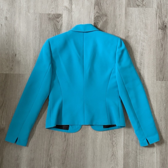 Tahari Arthur S Levine Turquoise Skirt Suit - Picture 6 of 9